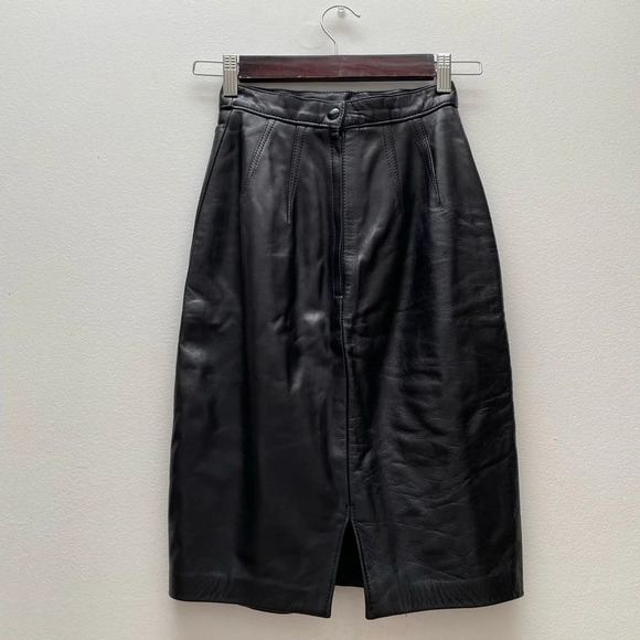 VINTAGE - Black Leather High Waisted Danier Skirt - Picture 2 of 7